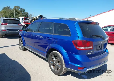 2015 Dodge Journey Crossroad z USA, uszkodzony, nr VIN 3C4PDCGG7FT611145